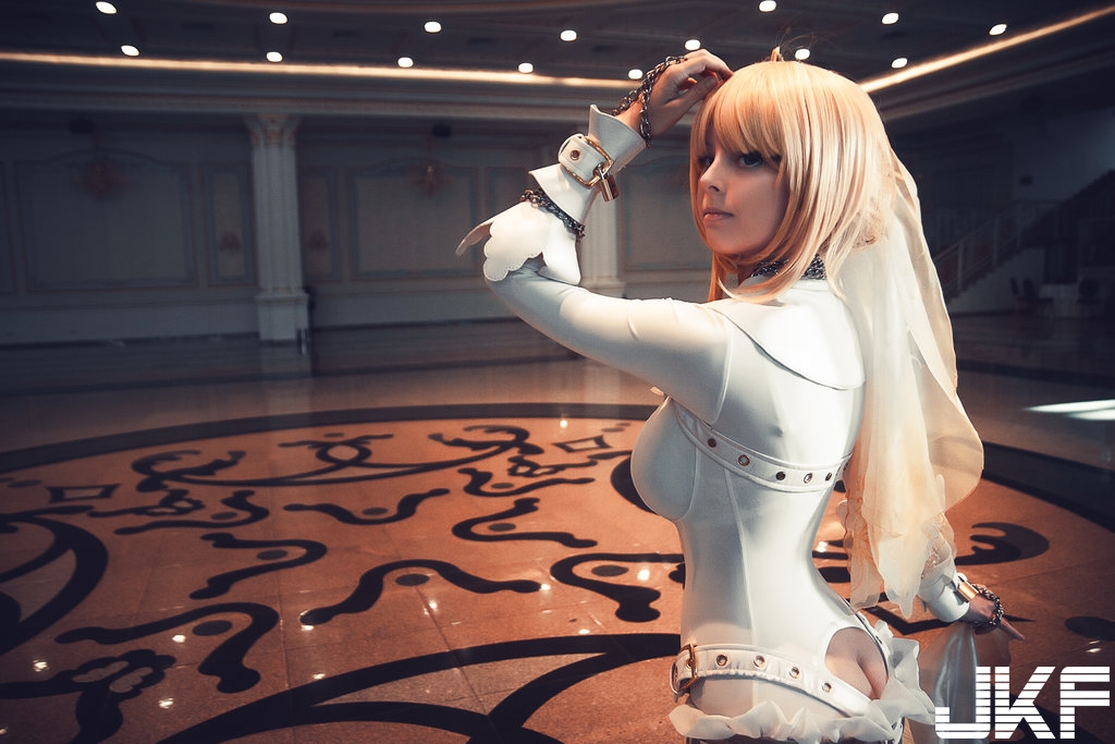 08_saber_bride_by_disharmonica_d85da7u.jpg