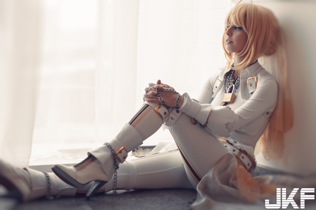 11_saber_bride_by_disharmonica_d85daqu.jpg