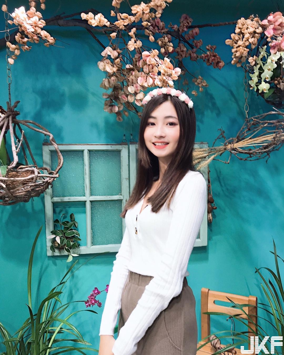 有朝陽就是正！「正妹親善大使」呂亭儀超氣質美妍搭配甜甜笑容，萌殺所有男大生