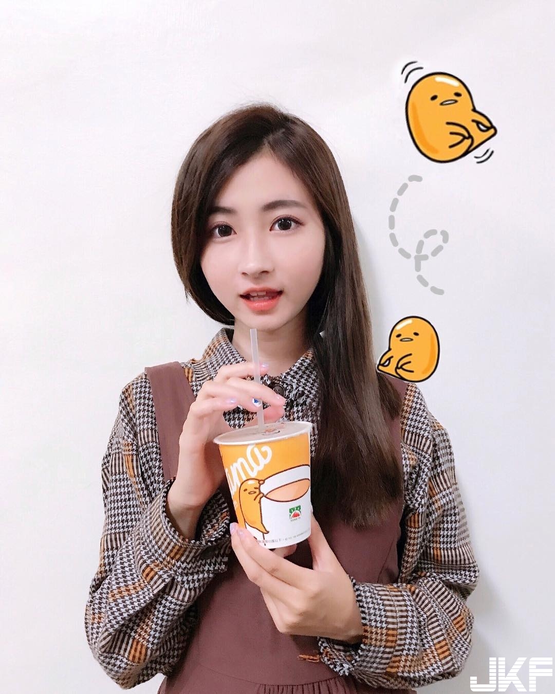 有朝陽就是正！「正妹親善大使」呂亭儀超氣質美妍搭配甜甜笑容，萌殺所有男大生