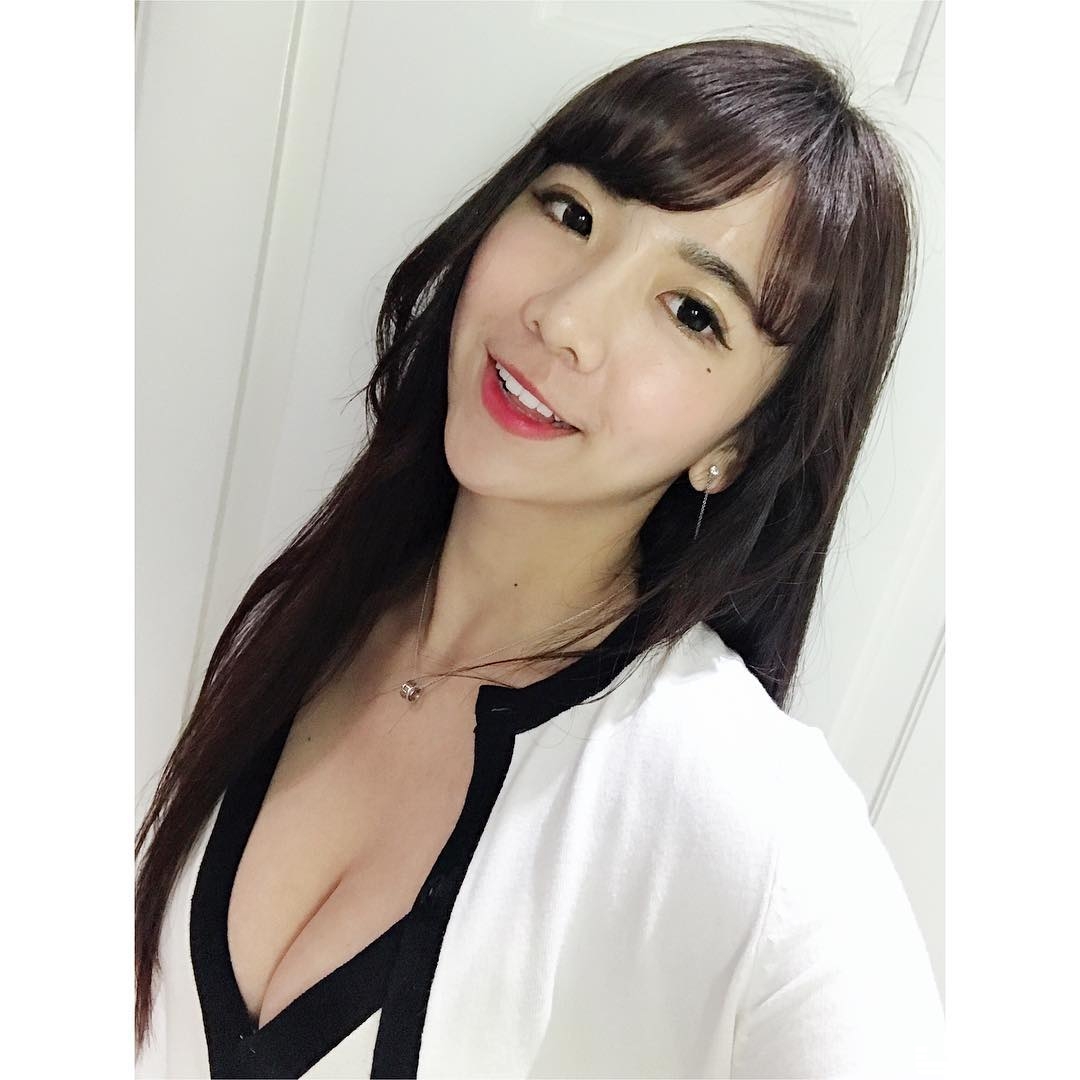 超越極限的完美身材！「長腿正妹」Jasmine茉莉首本個人寫真曬出無敵美腿！