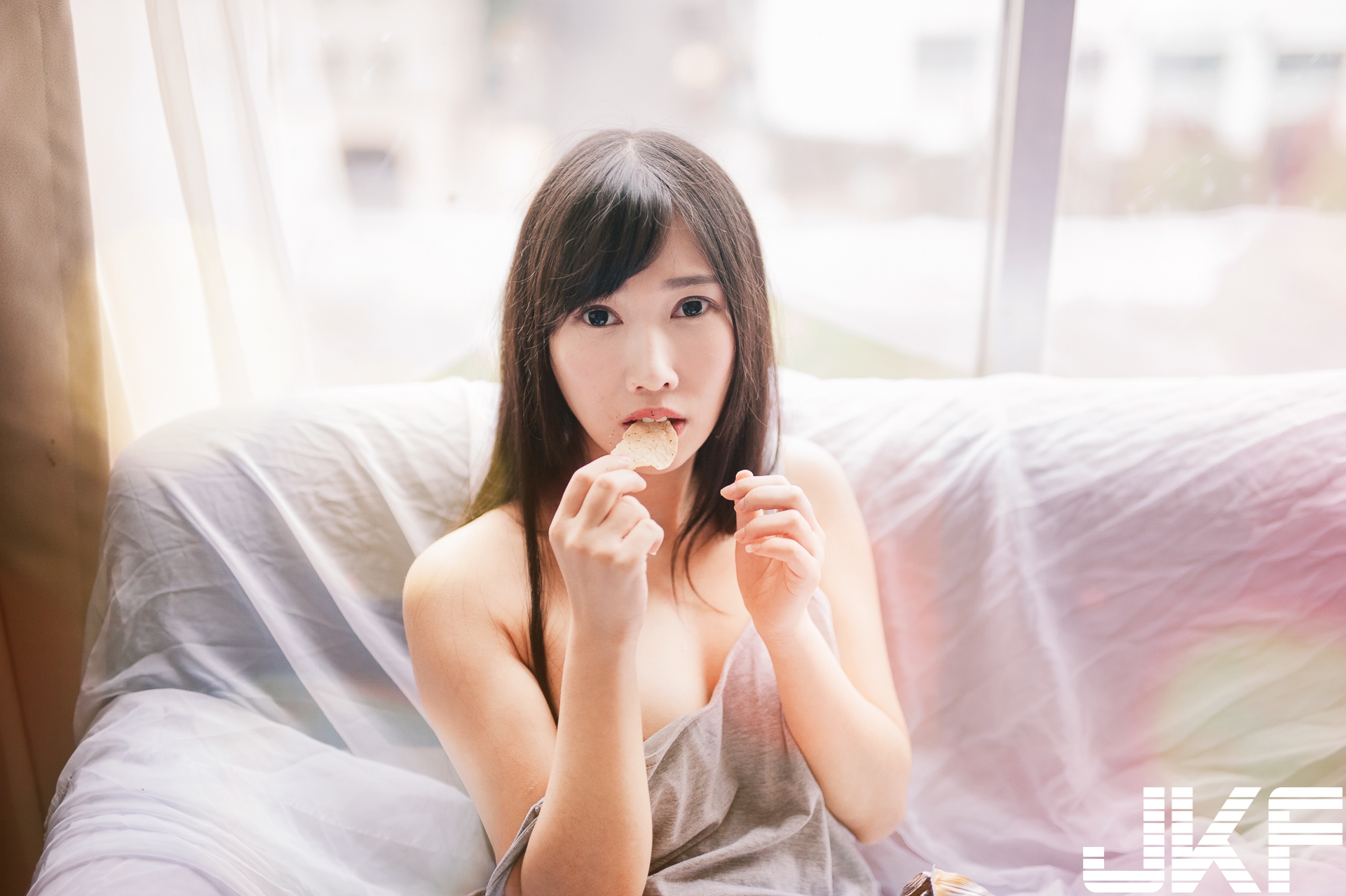 甜美正妹「又又」的青春美體，原汁原味女友感的誘惑之味！