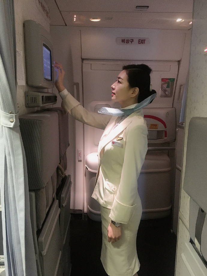大韓航空「超溫柔正妹空姐」李欣兒，甜美笑容讓客人都動心！
