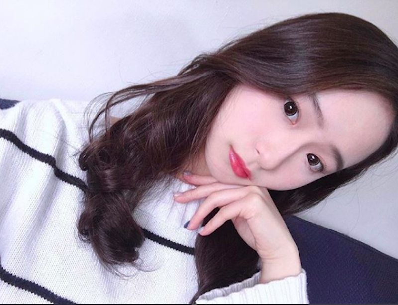 18 歲輔大正妹新生「nora」分享日常穿搭 短裙短褲秀出美腿好青春～
