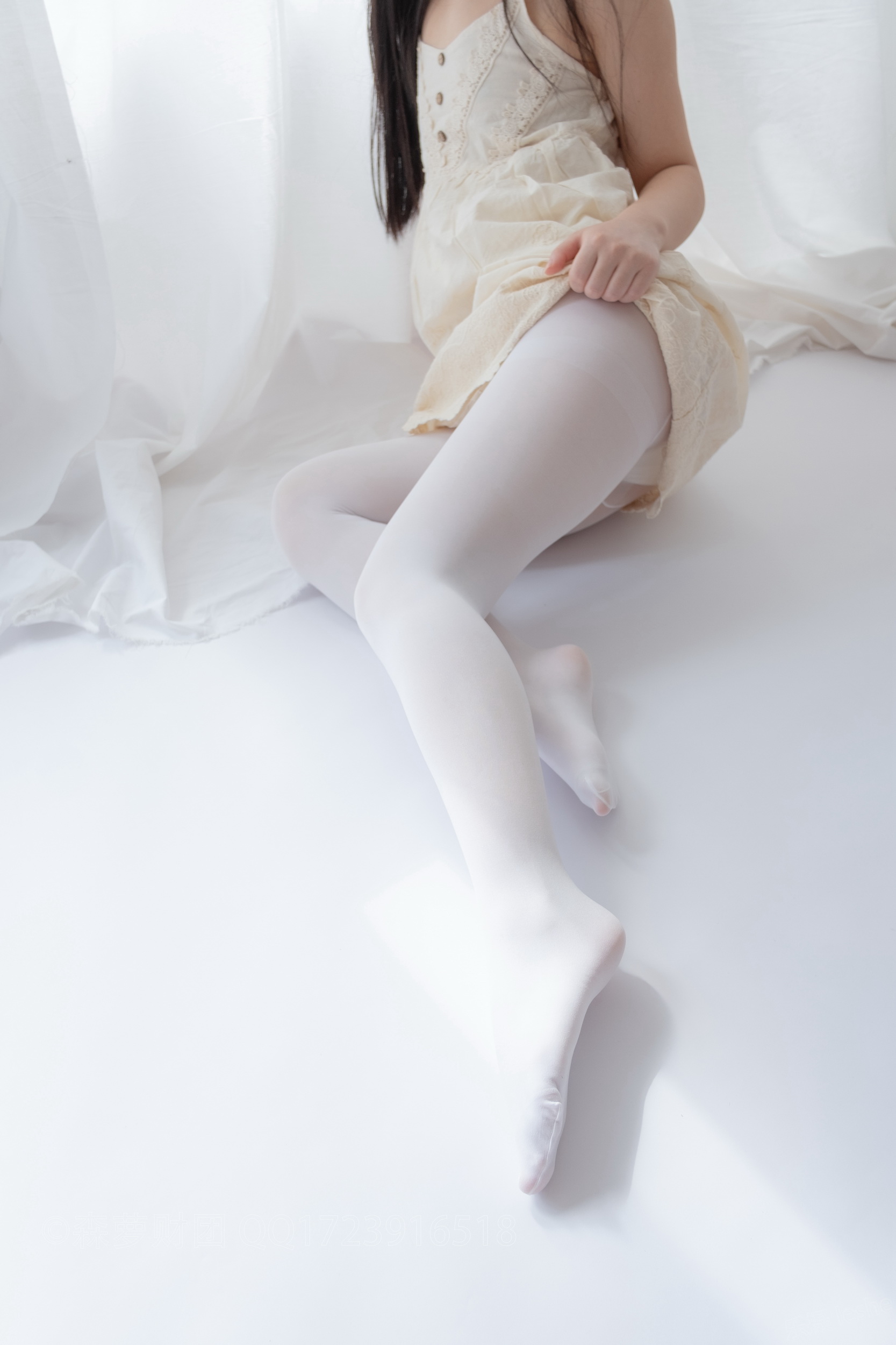 【森蘿財團】蘿莉絲足寫真 ALPHA-013 白絲女孩玩美足 - 貼圖 - 絲襪美腿 -