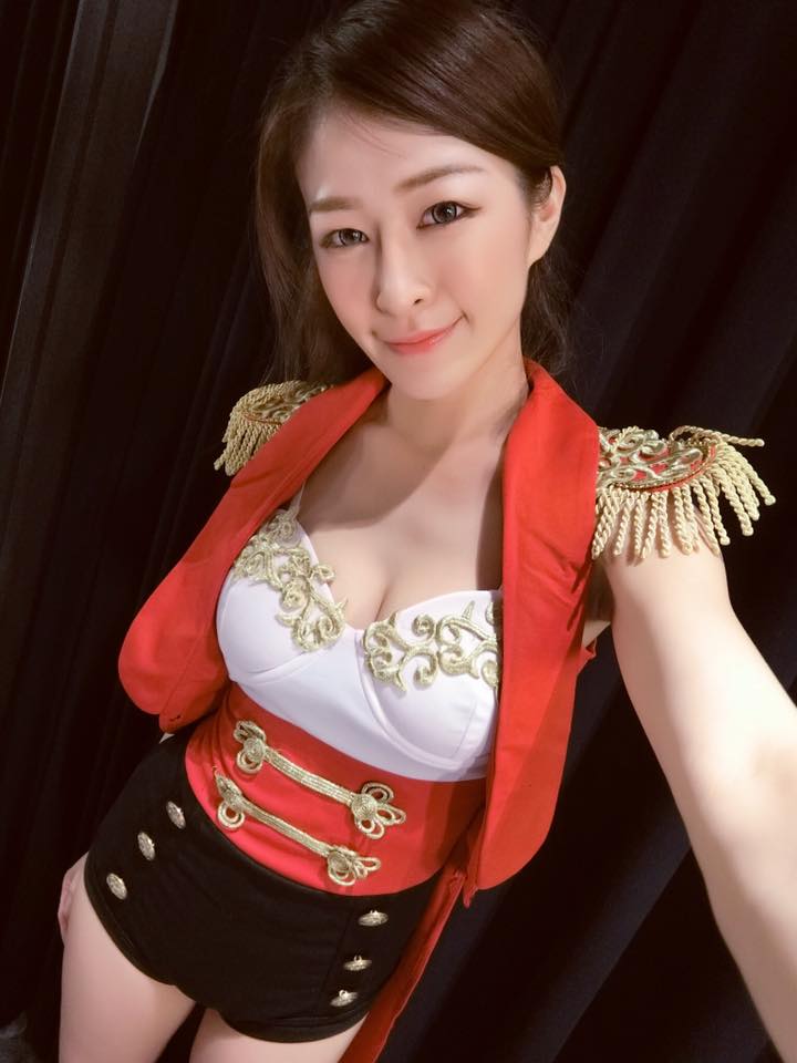 一上台就開撩！超伏特Dancer「愛莉薇AilyWei」舞動美體姿態火辣，電得台下無人倖免！