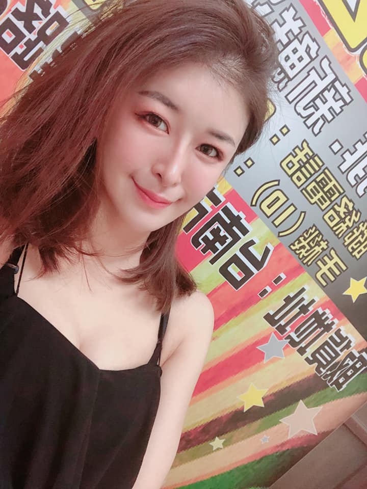 一上台就開撩！超伏特Dancer「愛莉薇AilyWei」舞動美體姿態火辣，電得台下無人倖免！