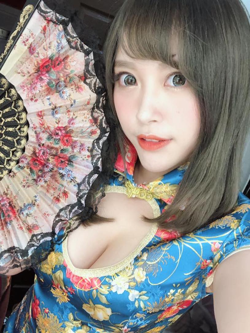 性感甜心小護士「Nori何苔苔」，火辣身材吸引網友每天報到打針！