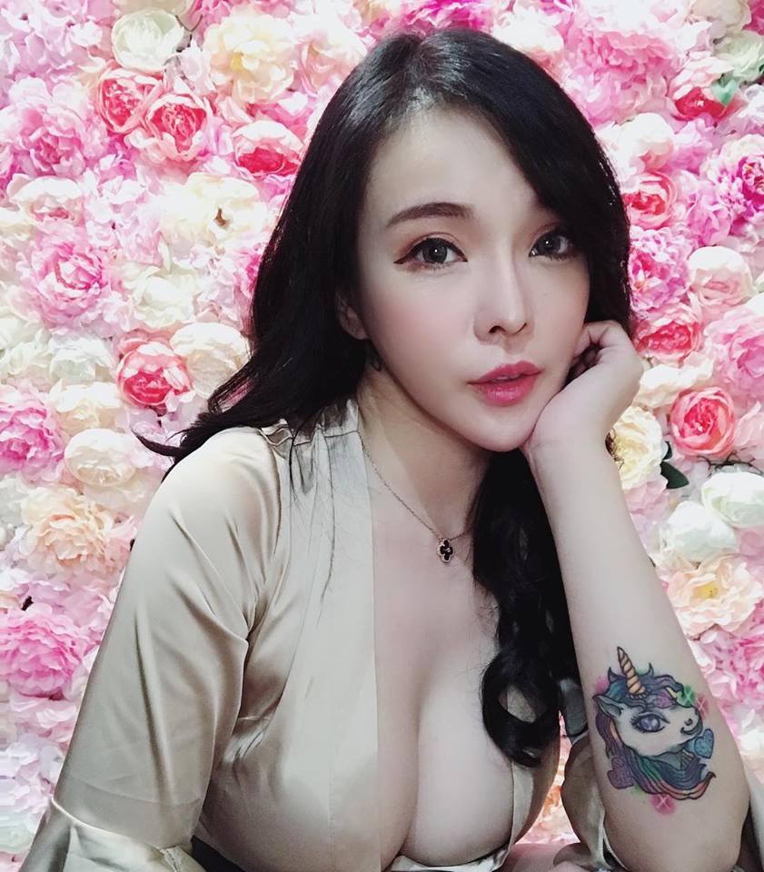 巨乳正妹「Jocelyn Kao牛奶兒」淘寶寄錯衣服意外變最強戰服！