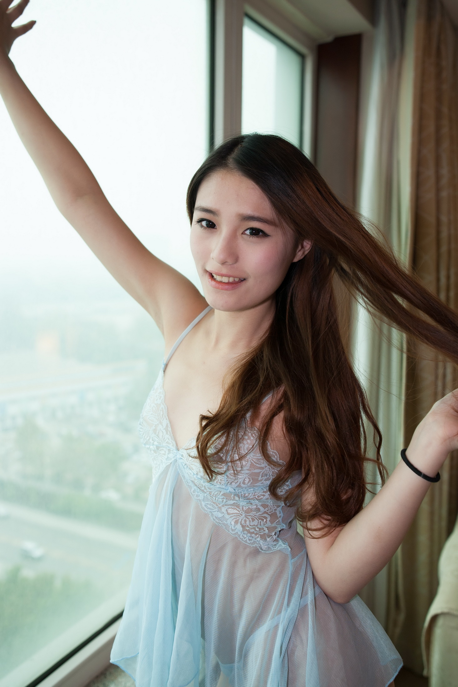 【國模】美模冰冰 - 身材太火辣 門戶完全為你敞開(3) - 貼圖 - 絲襪美腿 -