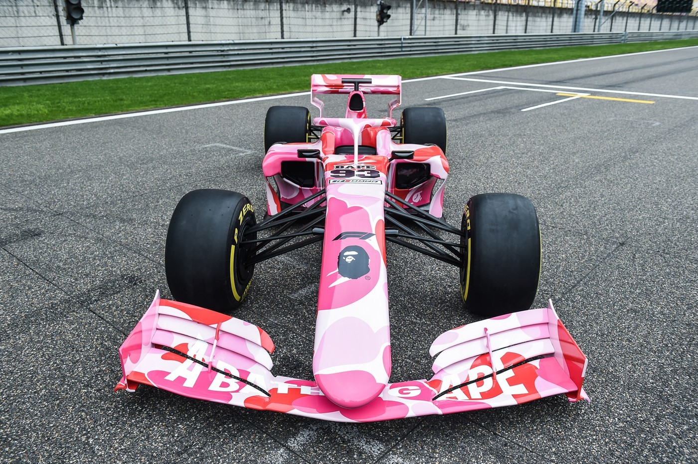 https___hk.hypebeast.com_files_2019_04_bape-formula-1-f1-car-pink-abc-camo-shanghai-2.jpg