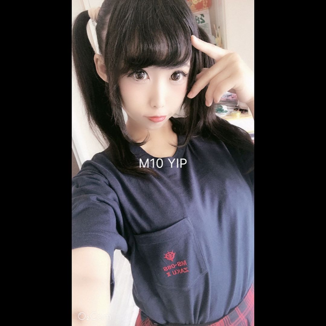 エロ中毒女孩也玩具中毒了！「夜晚好夥伴」夾在奶中間太犯規