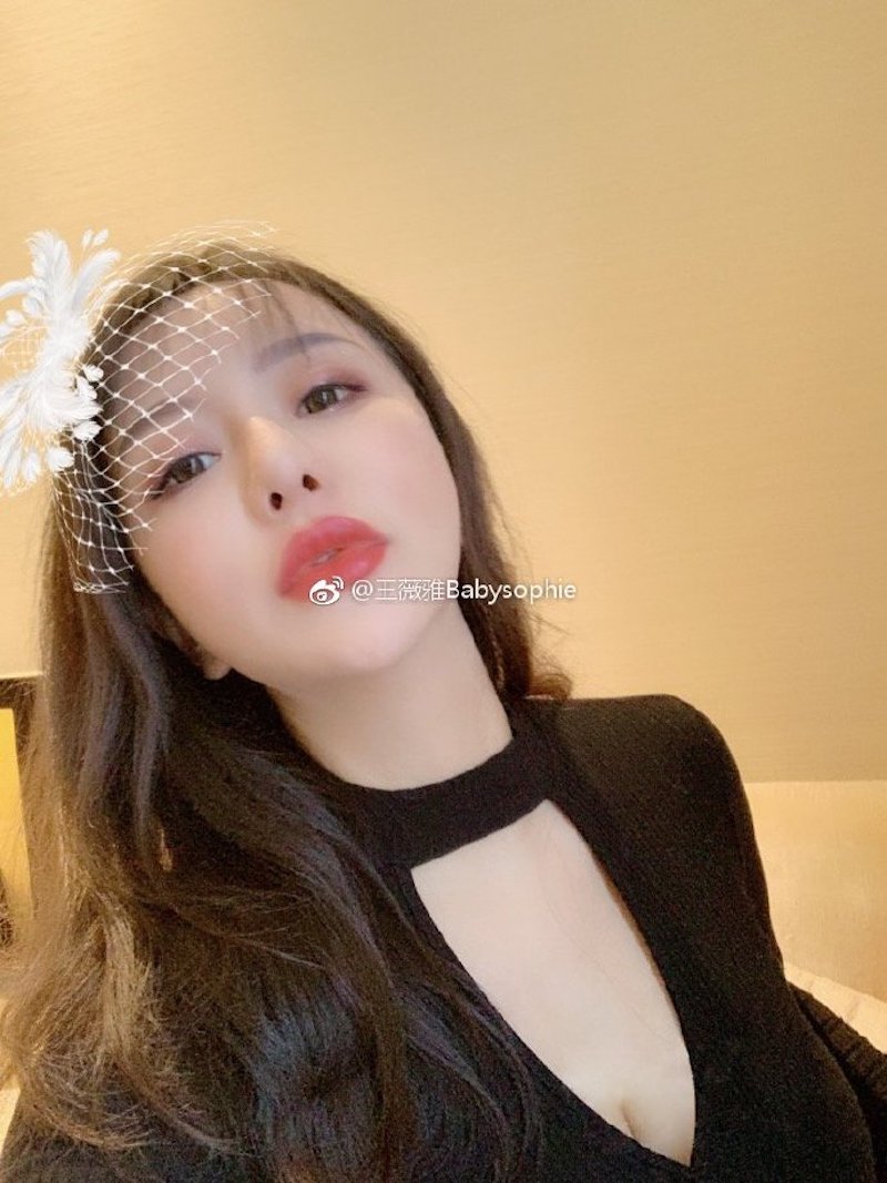 畫面過於凶猛！歐美派正妹「王薇雅」自拍曲線逼人 狂暴陰影誰hold得住～