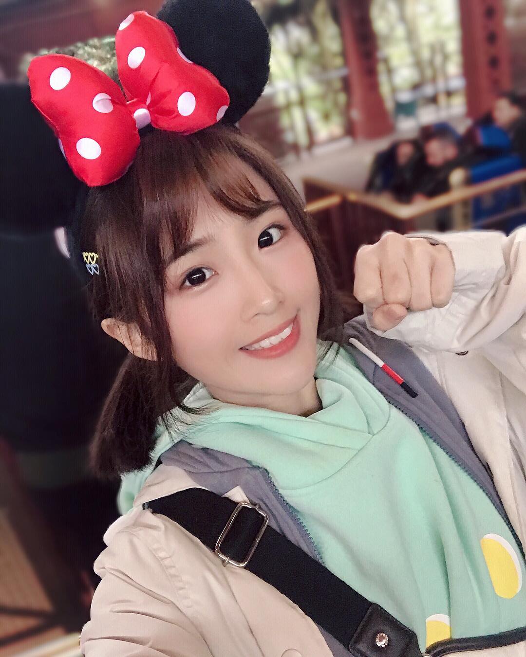 甜美陽光少女「小凱伊」笑容溫暖人心　全糖氣質讓人甜到蛀牙