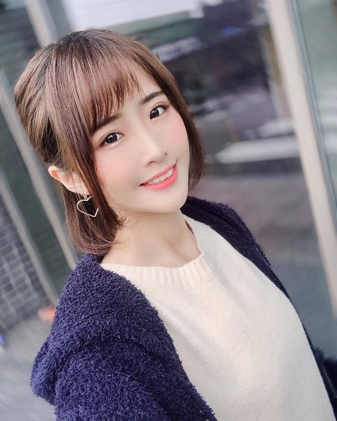 甜美陽光少女「小凱伊」笑容溫暖人心　全糖氣質讓人甜到蛀牙