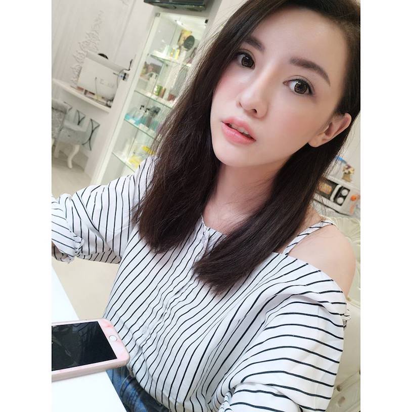 網拍老闆娘「陳咖喀」性感身材擋不住，「事業做好大」畫面太兇了！