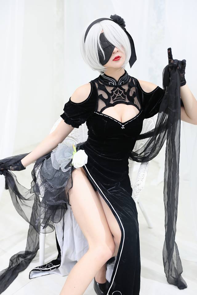 百變Coser「海棠妖嬈」騷扮《尼爾：自動人形》2B　那Q彈小屁屁根本神還原啊