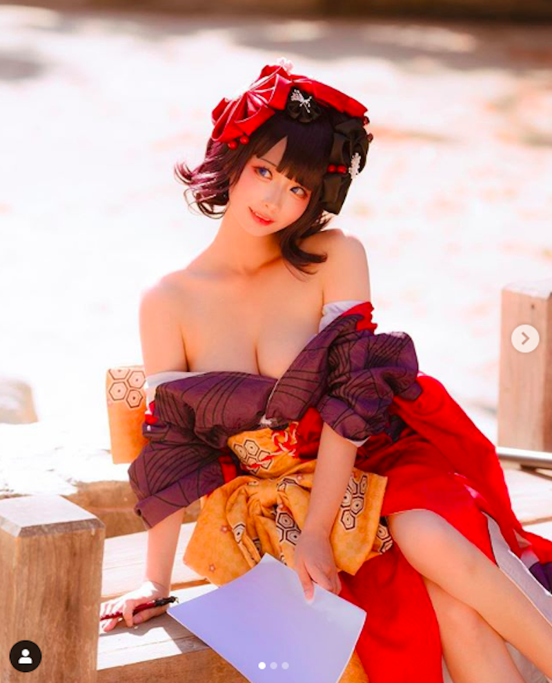 張張「爆乳」驚喜！美國華裔「巨乳coser」萬變不離其宗，每個造型都要有奶！