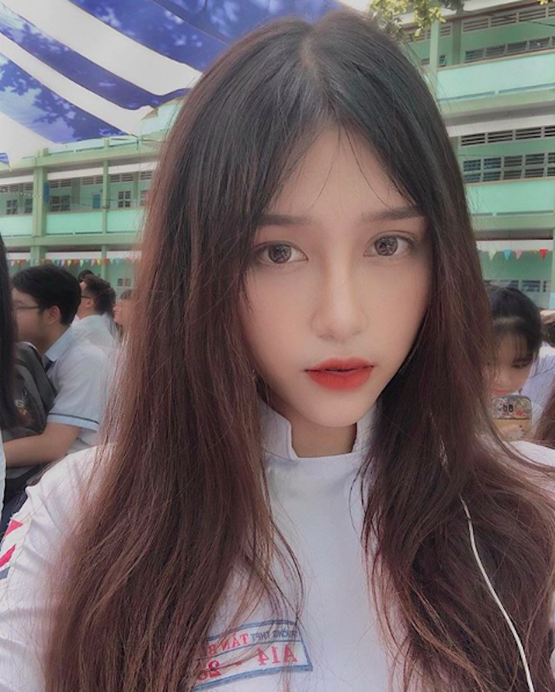 越南水妹子「Mio」身材出眾吸引23萬粉絲追蹤，膚白貌美「前凸後翹」還是學生妹～