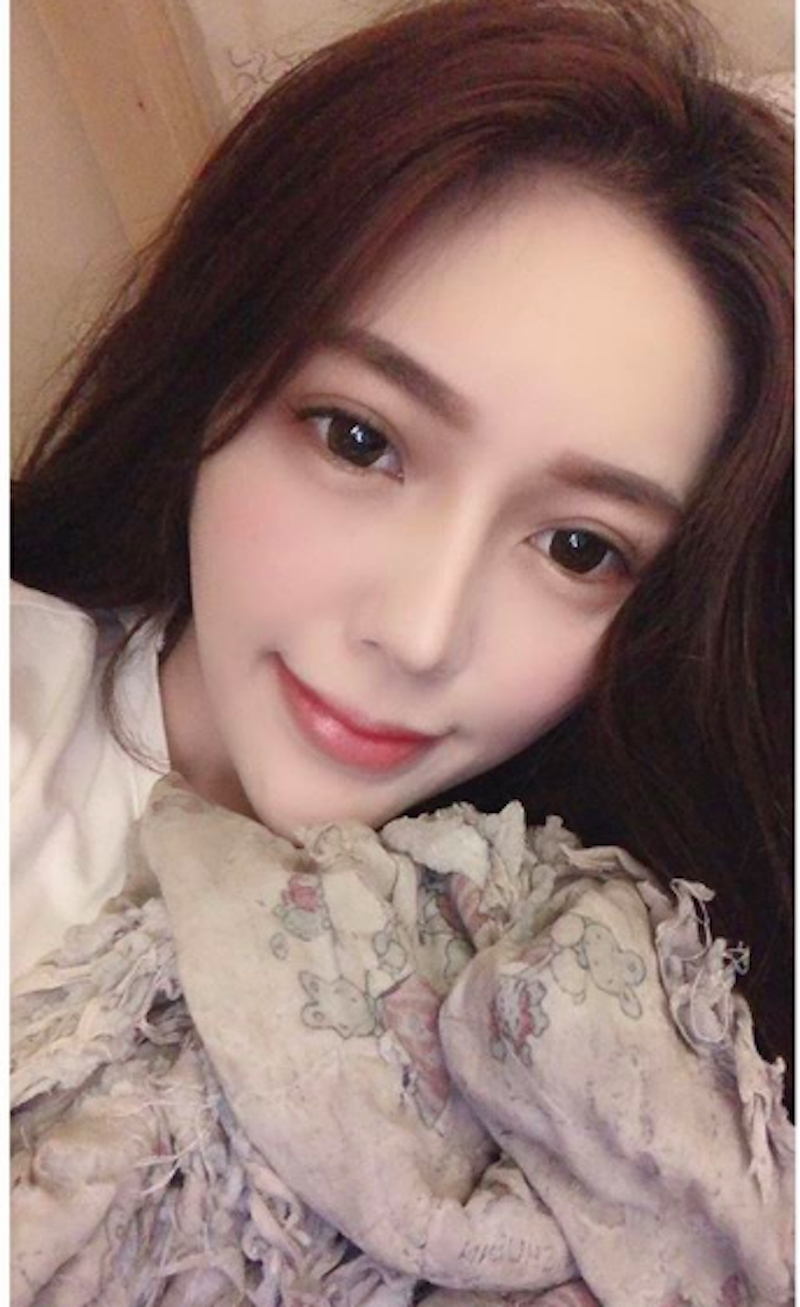 IG 十三萬粉「火辣台灣妹」yunyen，大阪城前留下「蜜桃美臀」倩影，網友：日本舉國同歡