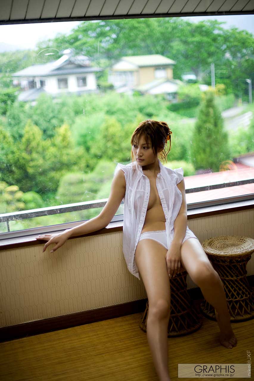 雪白巨乳好邪惡 超深乳溝抵抗不了 明日花キララ - 亞洲美女 -
