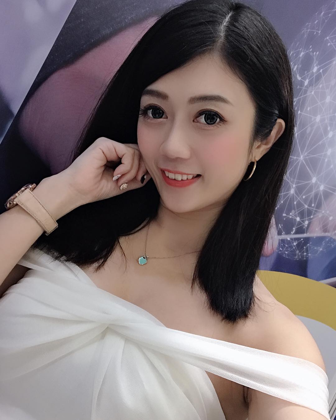 甜美系運動正妹！「星岑」大眼微笑很迷人，舞動極致曲線更讓人大飽眼福心頭超癢！