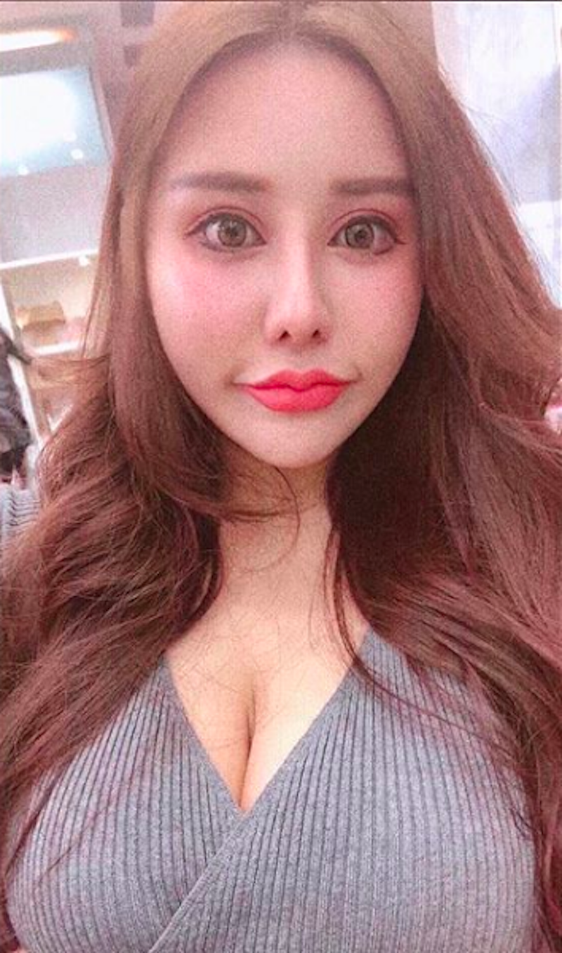 性感正妹學不會穿睡衣！「美胸高手」大方秀豪乳，想要變瘦變大胸都可以找她～
