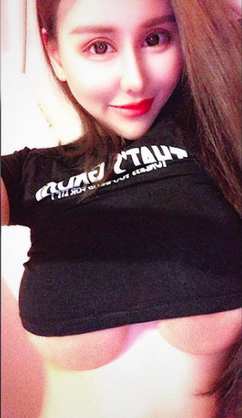 性感正妹學不會穿睡衣！「美胸高手」大方秀豪乳，想要變瘦變大胸都可以找她～