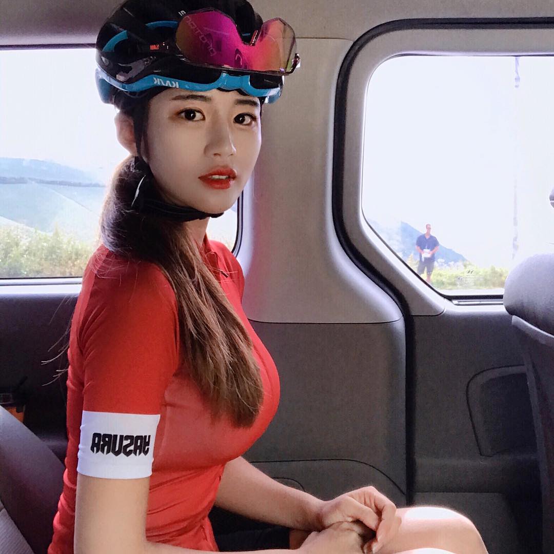 甜美單車妹「Hye Mi」貼身運動服展現姣好曲線　沒想到已經是地方媽媽！