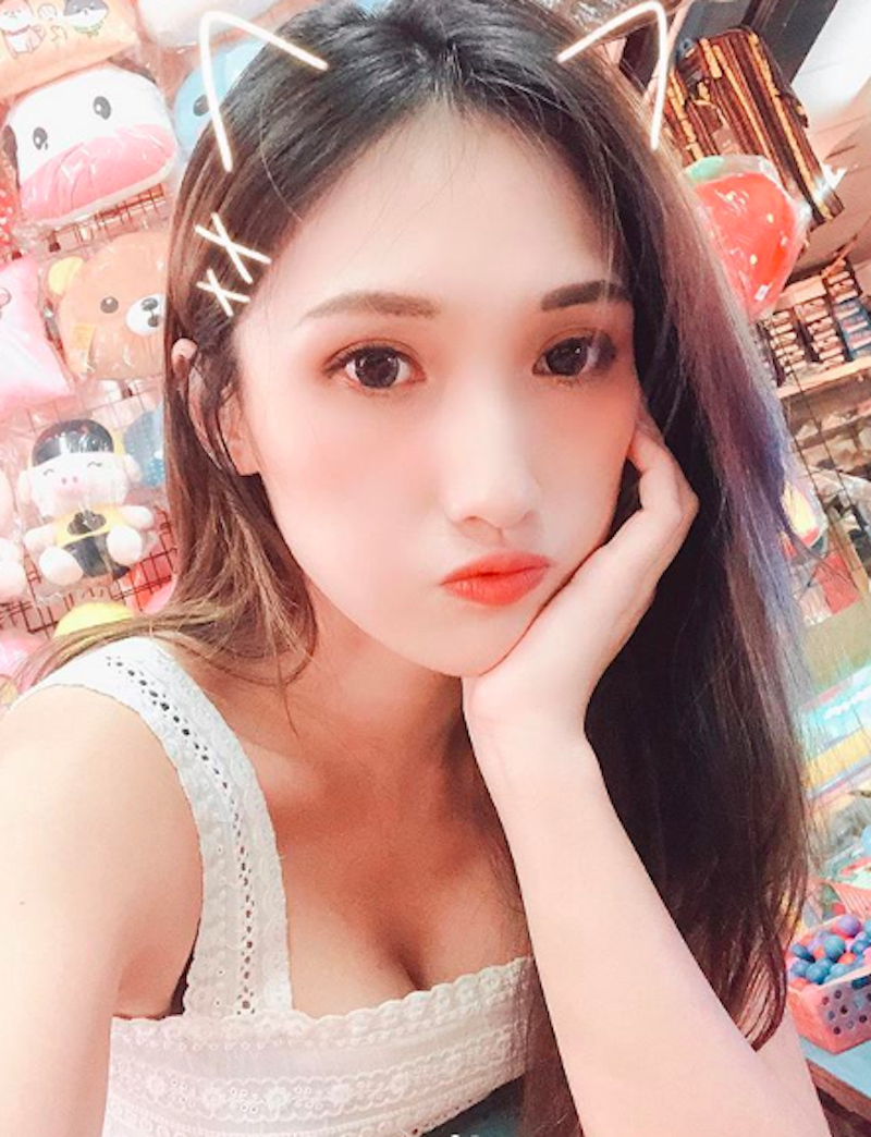 超級辣媽「蕭云Quenby」真的好犯規，完美曲線簡直美少女！