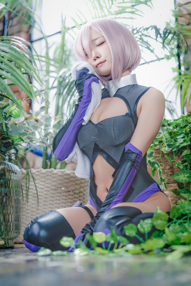 爆乳韓系Coser「달샤샤」渾圓奶球+緊緻蜜腿　無辜眼神讓人心跳撲通撲通