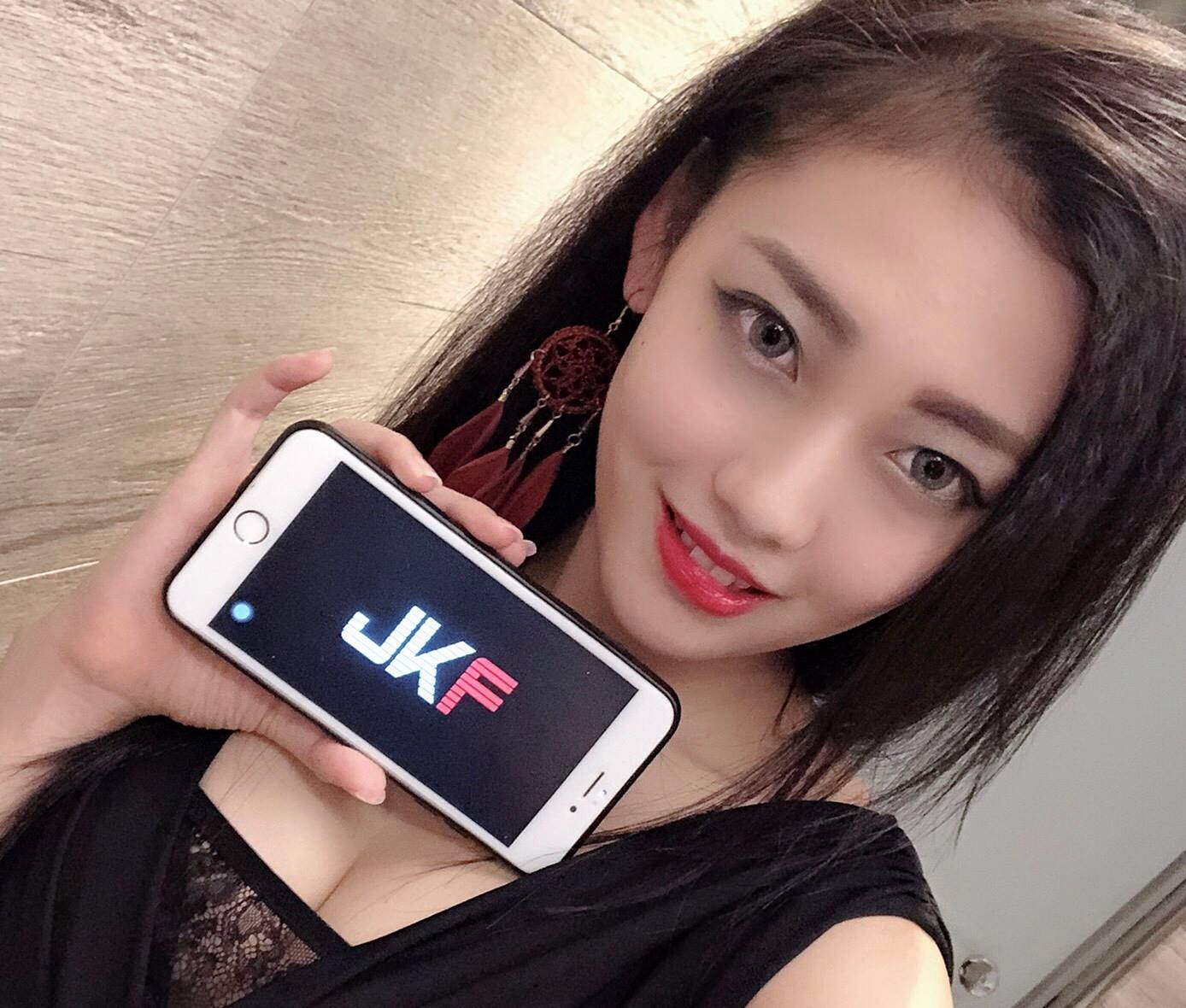 暮 光 個 人 小 檔 案. 身 高/體 重.160.49 血 型.B 生 日/星 座.0726.獅 子 三 圍.34D.27.34... 