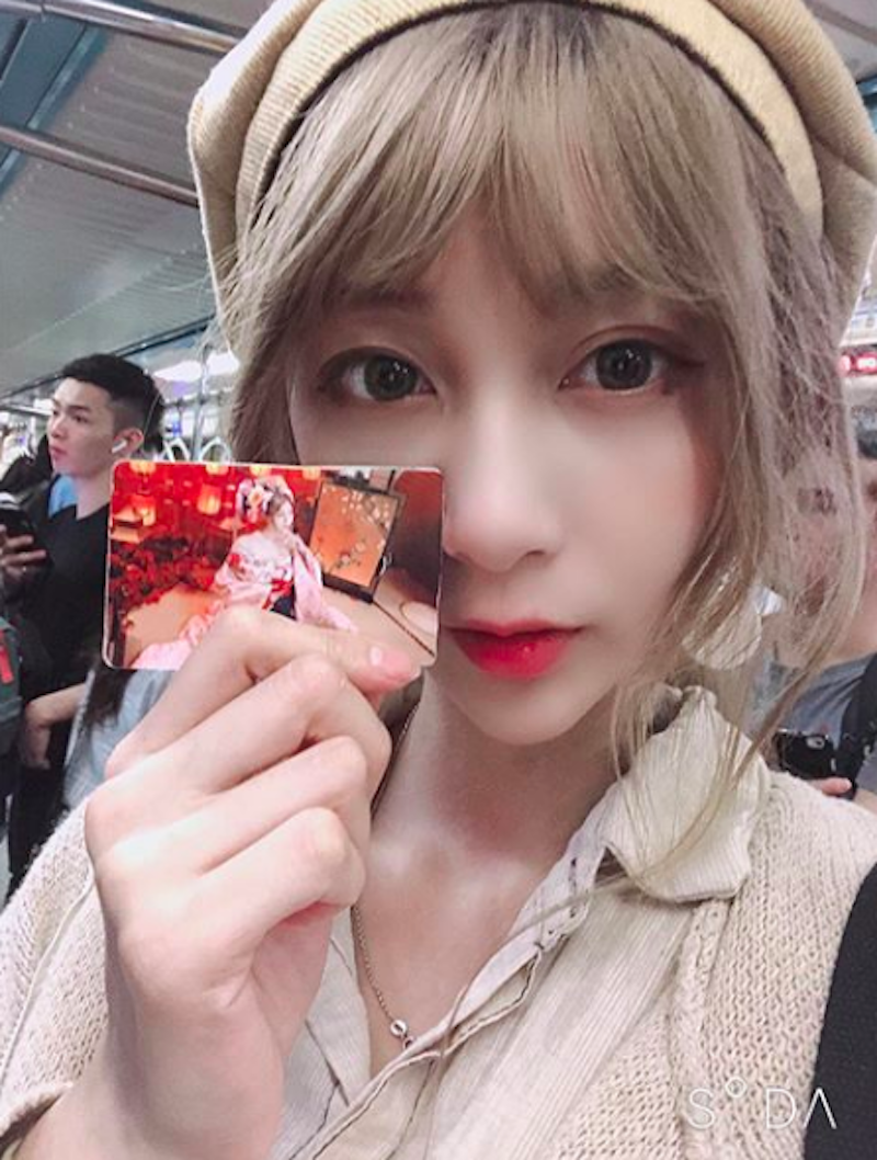 21歲正妹髮型設計師「Doris 羋夢」甜美可愛，是人看了都想報名給她弄頭髮！