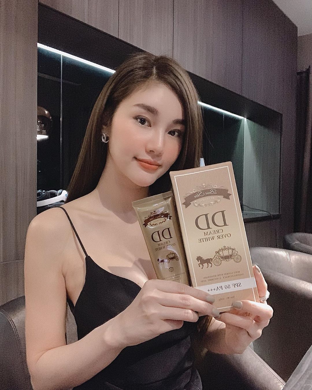 成熟魅力爆發 兩粒超渾圓奶掉出好嫵媚 - 亞洲美女 -