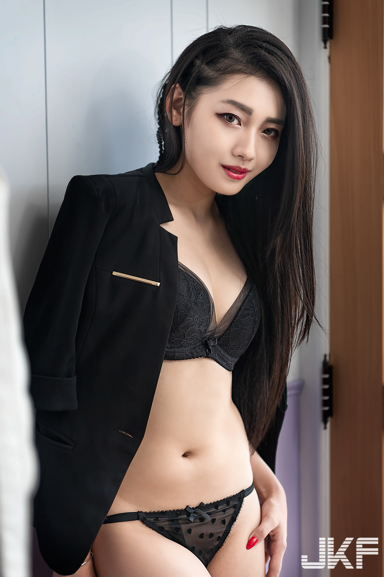 美乳翹臀的致命誘惑！　美到你會怕的冷豔人氣MD「夏暮光」！