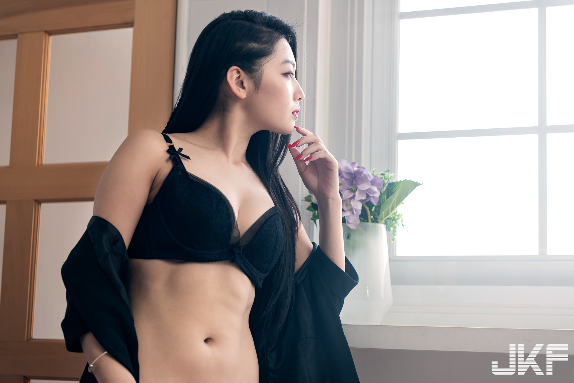 美乳翹臀的致命誘惑！　美到你會怕的冷豔人氣MD「夏暮光」！