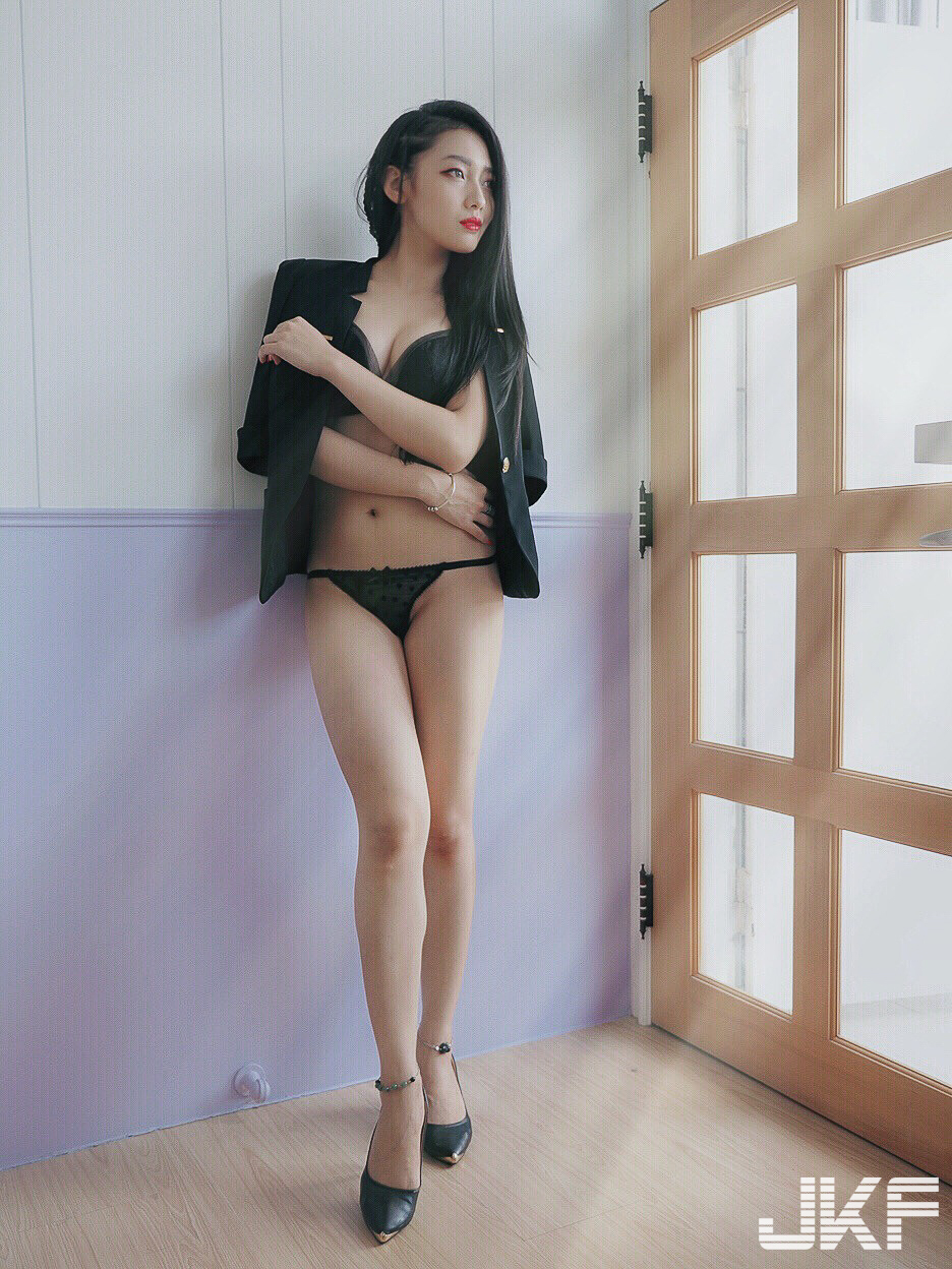 美乳翹臀的致命誘惑！　美到你會怕的冷豔人氣MD「夏暮光」！