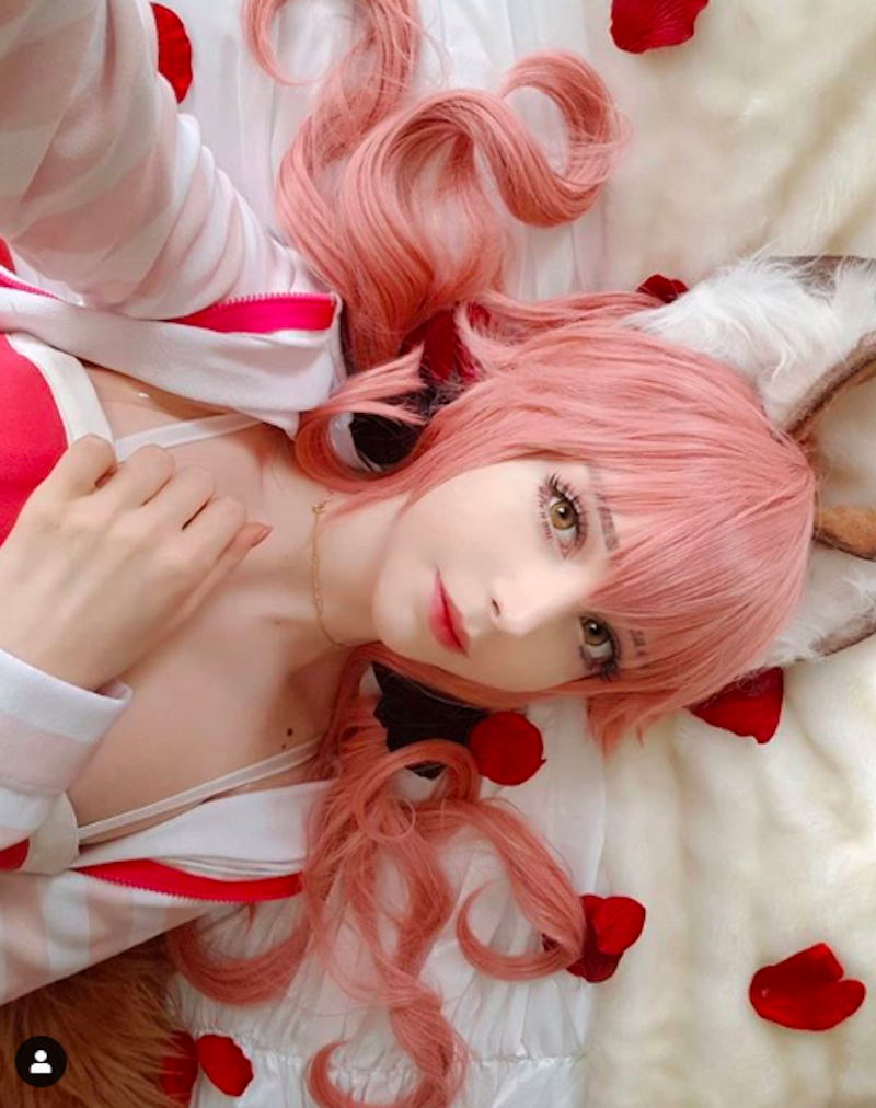 德國辣妹cosplayer「Saya」有如夢幻洋娃娃！四肢纖細「美乳洶湧」比例太逆天～