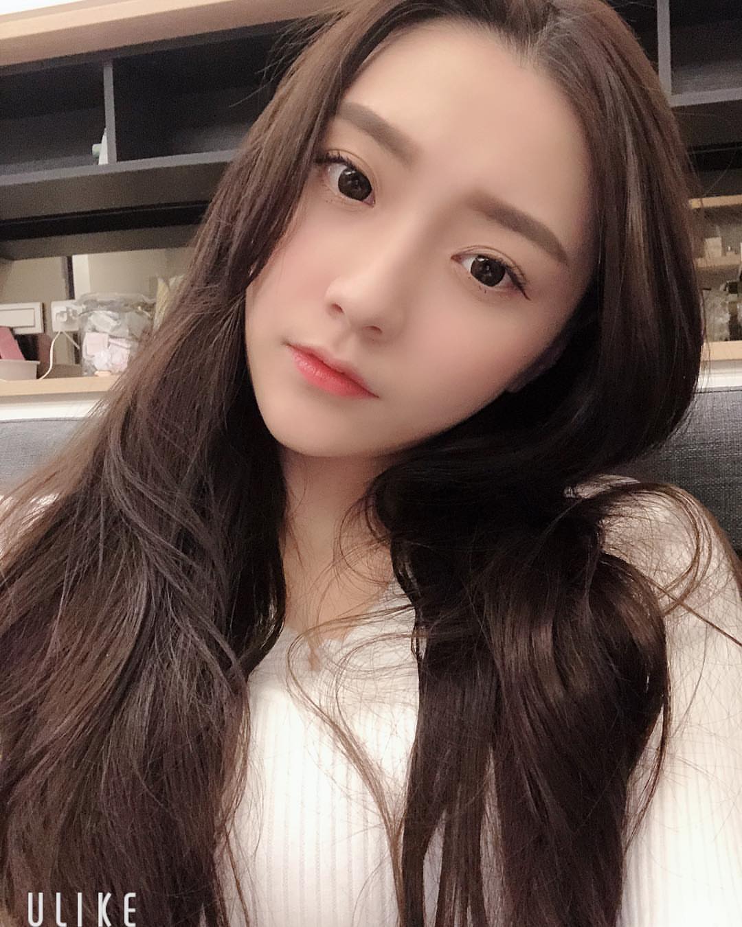 依姍秀出白嫩雪乳畫面讓人無限遐想 - 美女圖 -