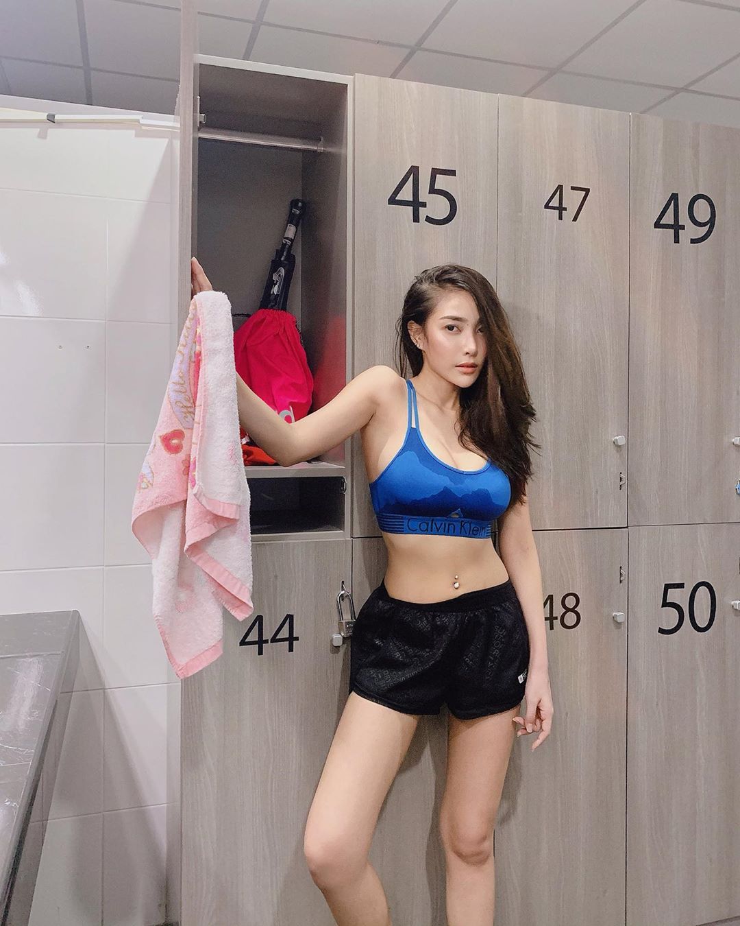 白嫩酥胸超激尺度夠惹火 香氣四溢好迷人 - 亞洲美女 -