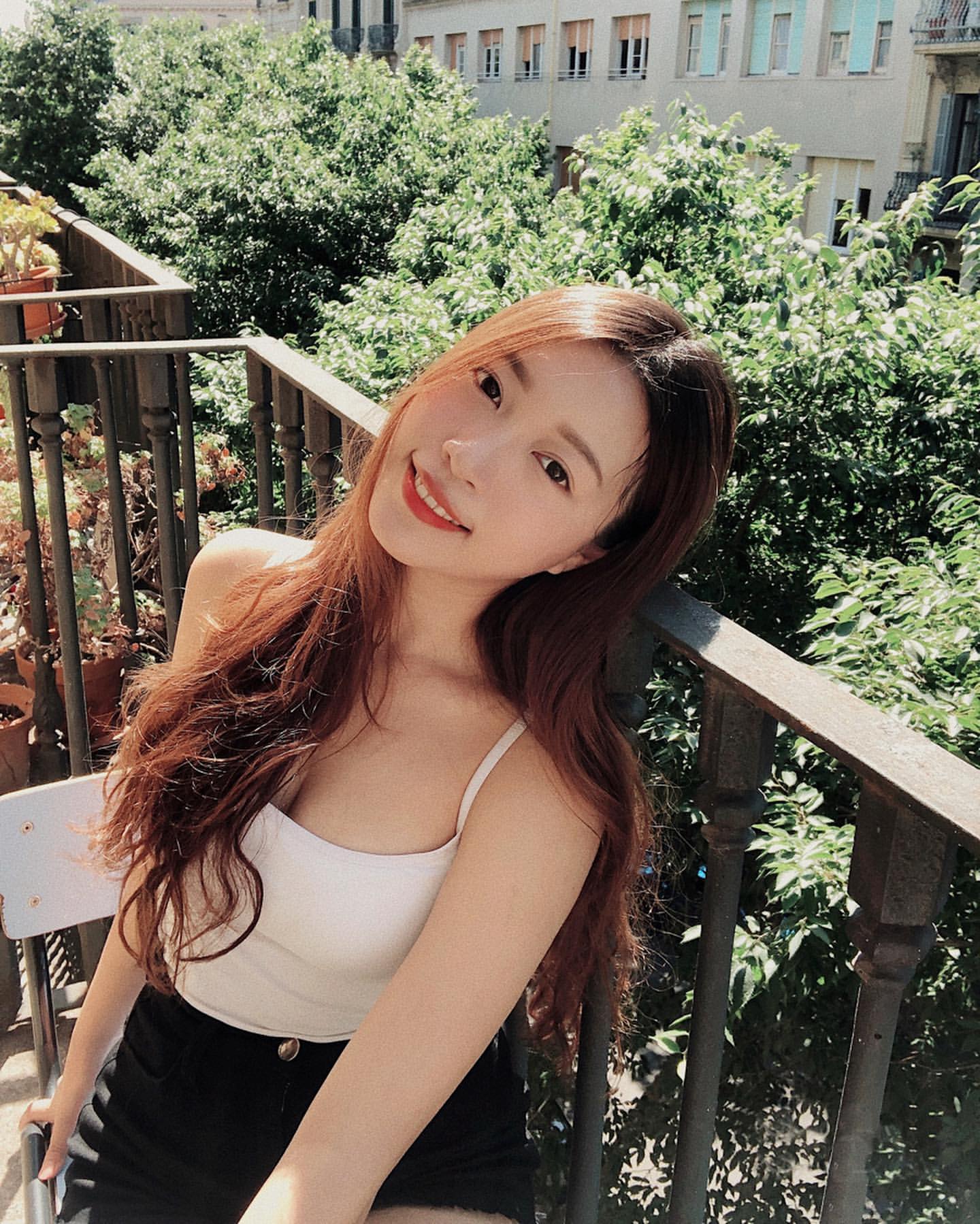 吳優展現火辣嫩胸畫面讓網友全暴動了 - 美女圖 -