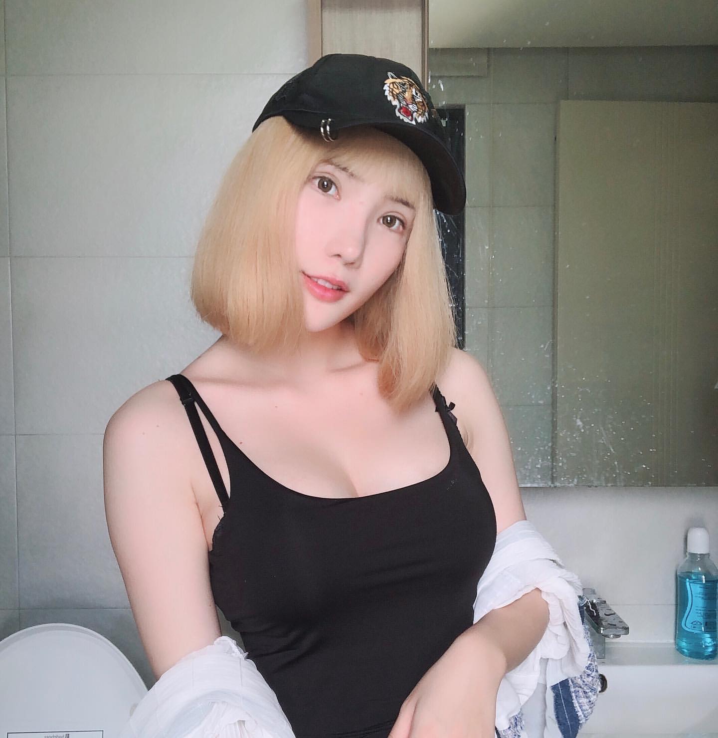 王譯嬋白皙雪乳溢出讓人看了血脈噴張 - 美女圖 -