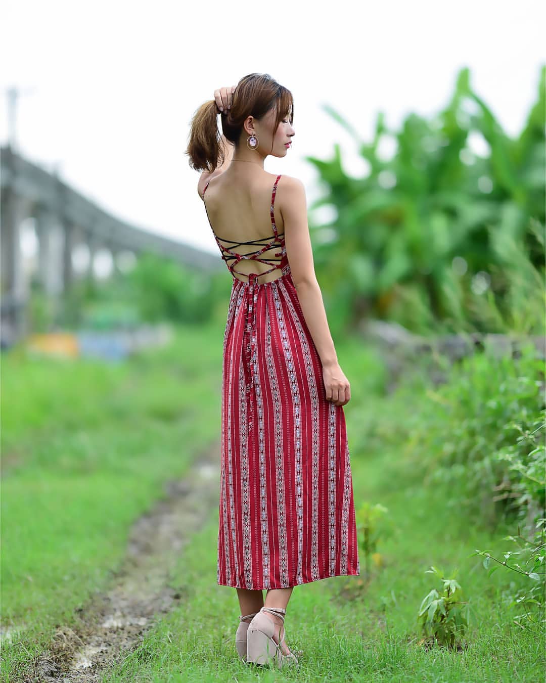 辣模丁小雨害羞拍攝腿張開引人遐想 - 美女圖 -