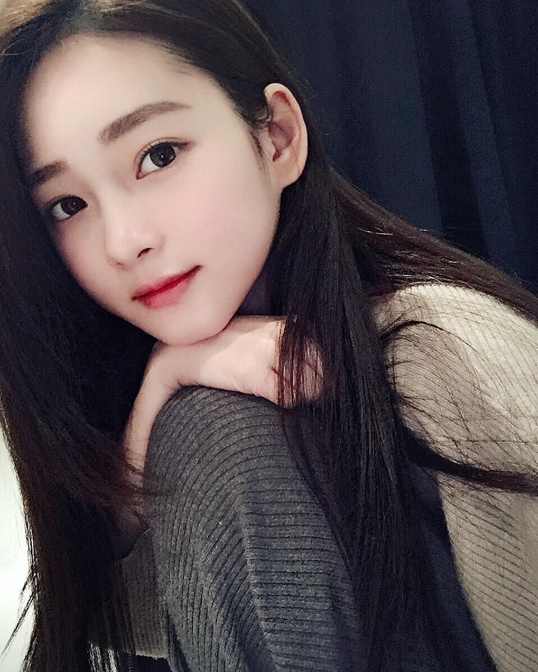 想給她看病！氣質正妹女醫「JennJenn」外表激似Angelababy　全家人都是醫生+顏值超高