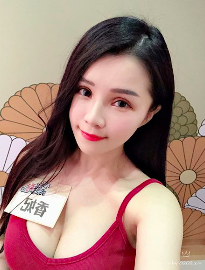 小隻馬直播主「試穿比基尼好爆乳」，美乳深溝畫面太兇狠！