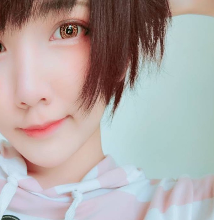 散發可愛氣質太魅惑 私藏稚嫩身軀讓網友心動 - 亞洲美女 -