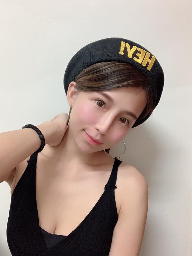 這款超幼齒！娃娃臉正妹「朱兒 zhuer」晉升超級辣媽，魔鬼身材還是保持良好！