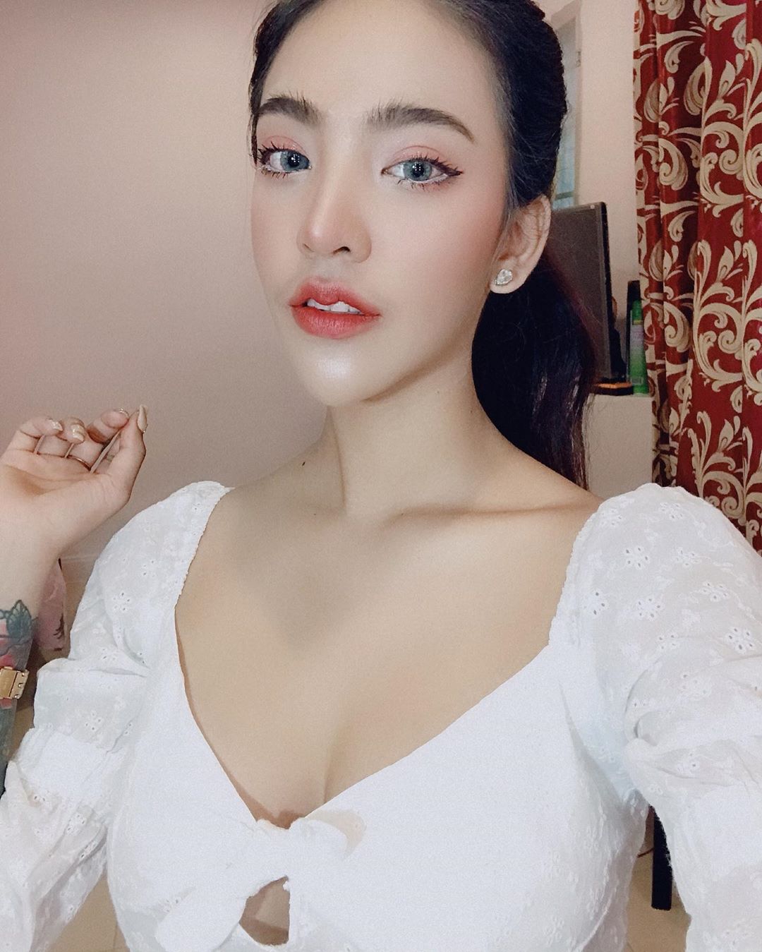 蜂腰美顏夠天菜 挺出超狂巨奶一次看個夠 - 亞洲美女 -