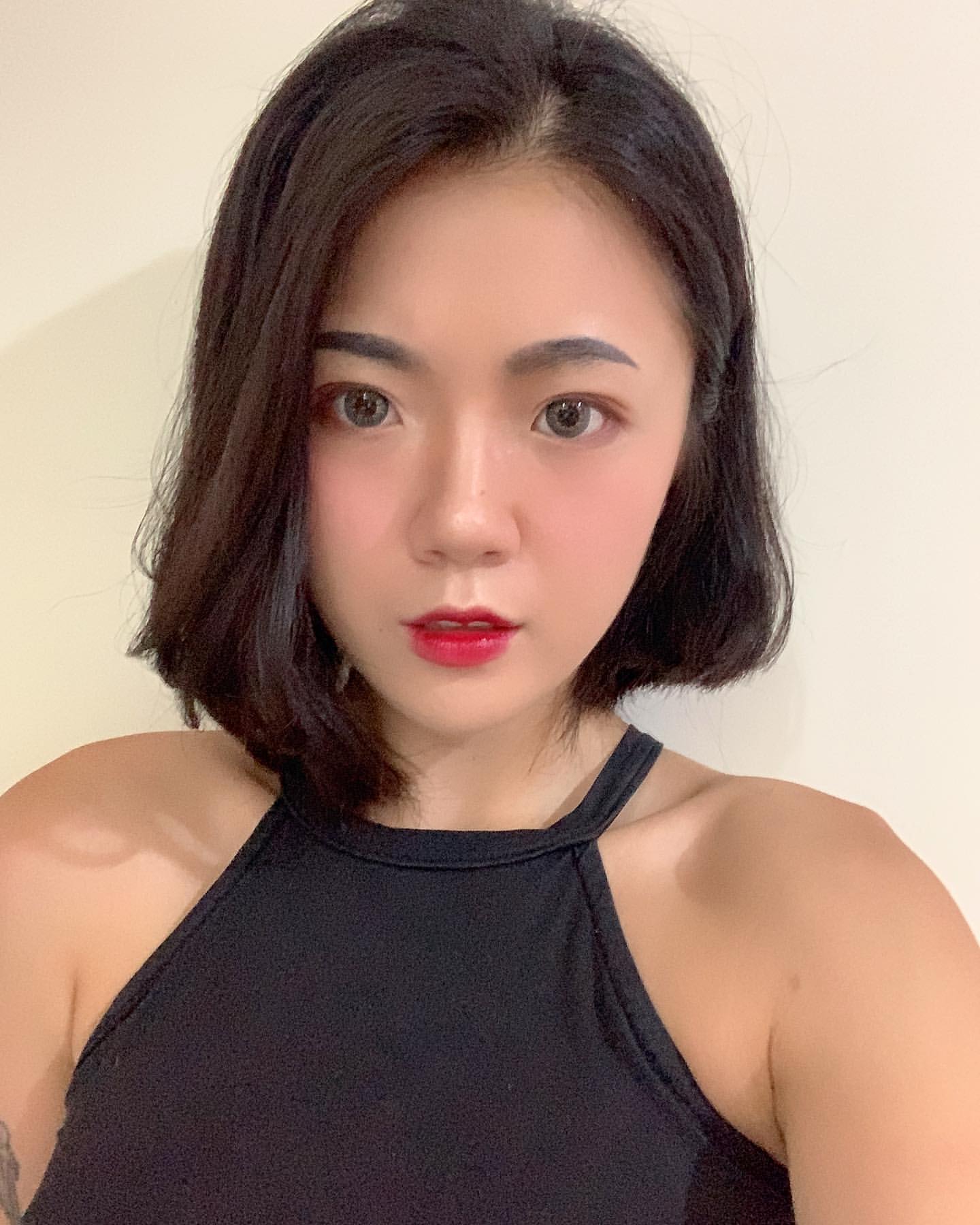 運動女孩妮娜操出一身絕頂身材 - 美女圖 -
