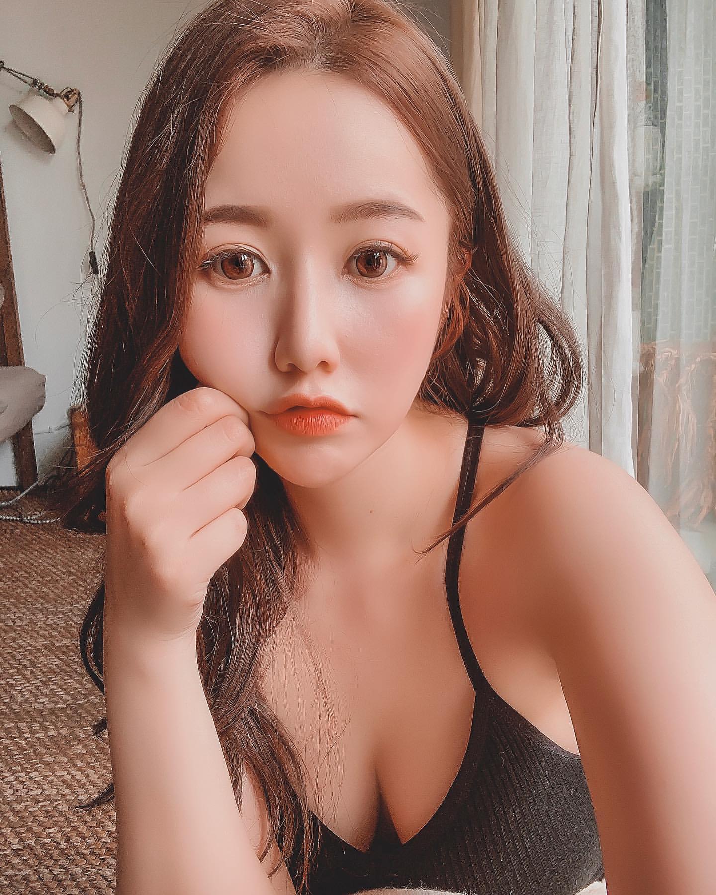 神巨東西半球彈出 大眼+甜笑飄仙氣 夏筠婷 - 美女圖 -